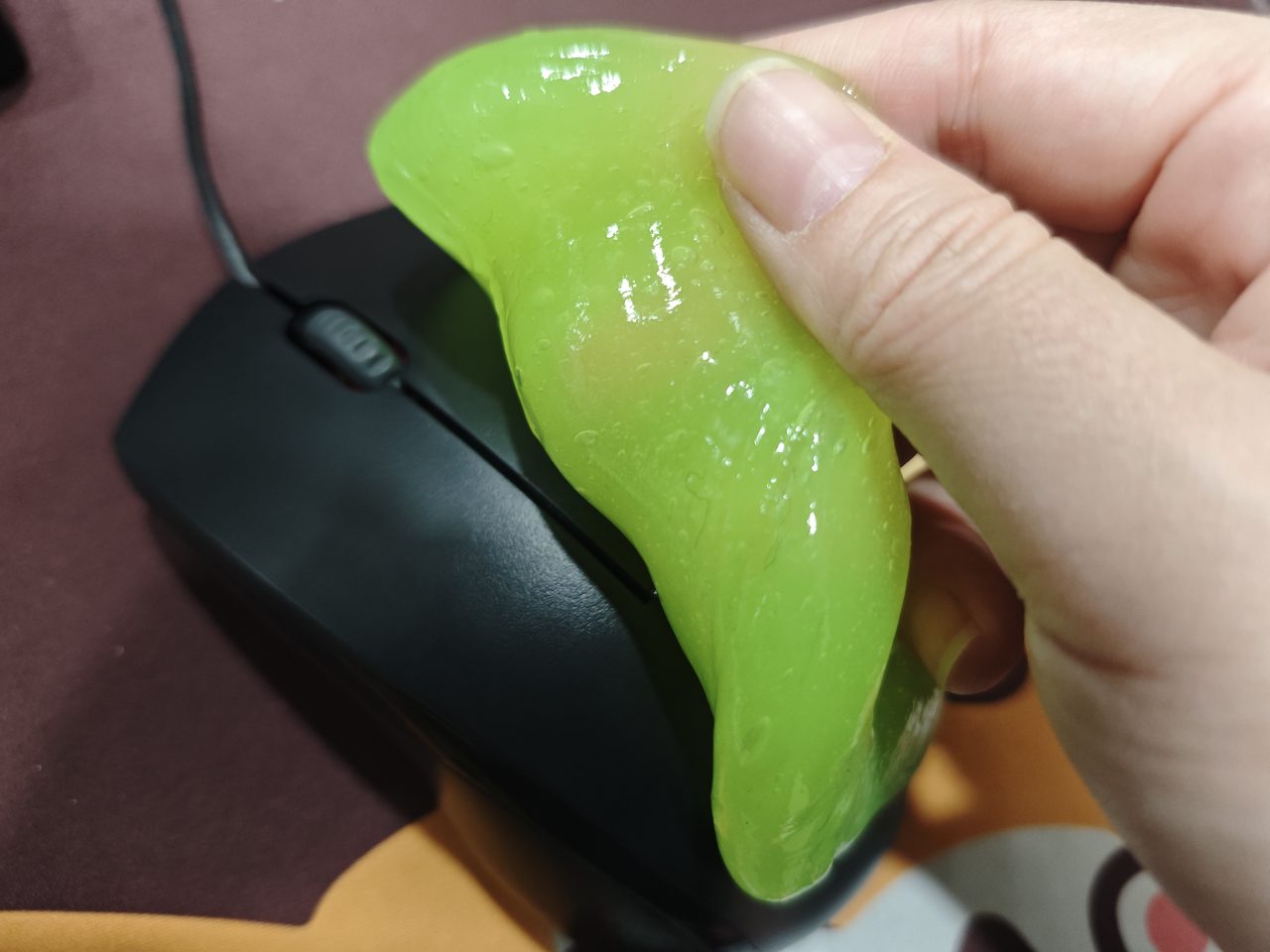 Keyboard Cleaning Gel: The Easy Way to Clean Dust, Crumbs, and Hard-to-Reach Spaces